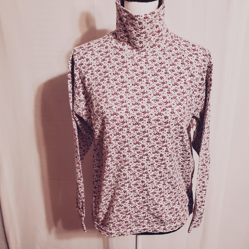 'Separate Issue' Burgandy & White Turtleneck